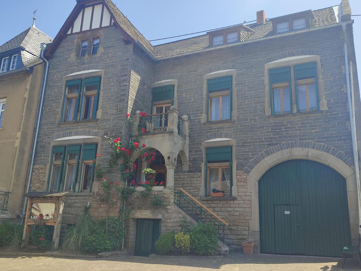 Bed & Breakfast - Haus Hubertus - Bed and Breakfast Brauneberg