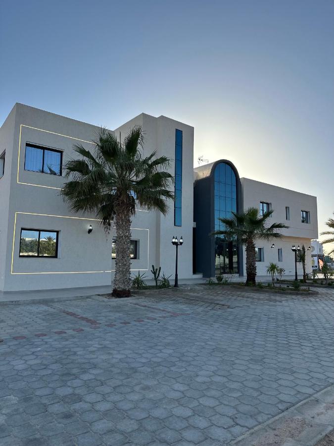 Casino Front Luxury Apartment - Ferienwohnung Mezraia