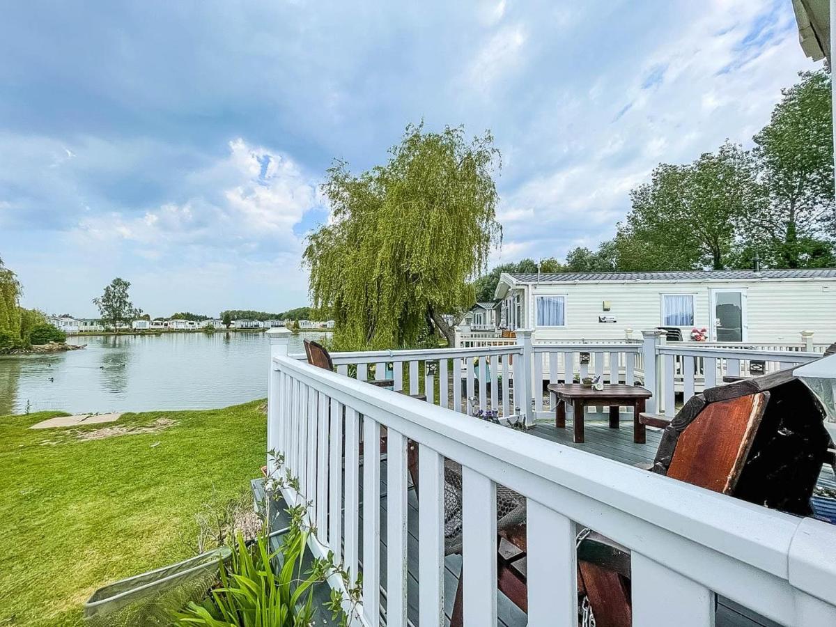 Lovely Caravan With A Lake View At Southview Holiday Park Ref 33043Cl - B&B Skegness