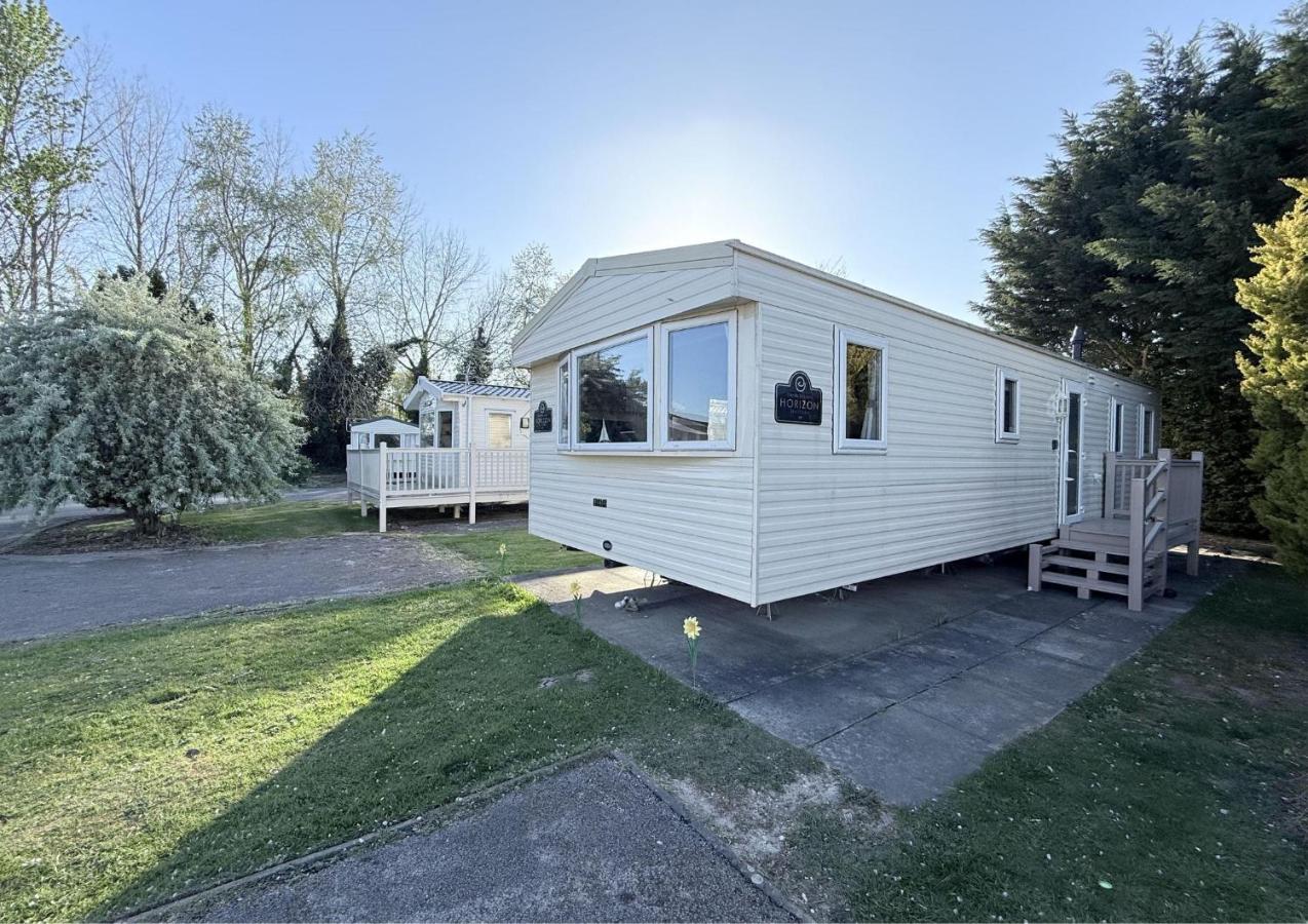 Homely 8 Berth Caravan At Southview Park In Skegness Ref 33144S - B&B Skegness