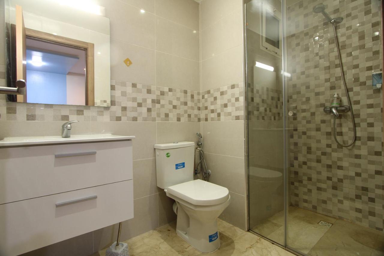 Secured Oasis Stay Near Airport & Rabat with Free Parking - B&B Salé