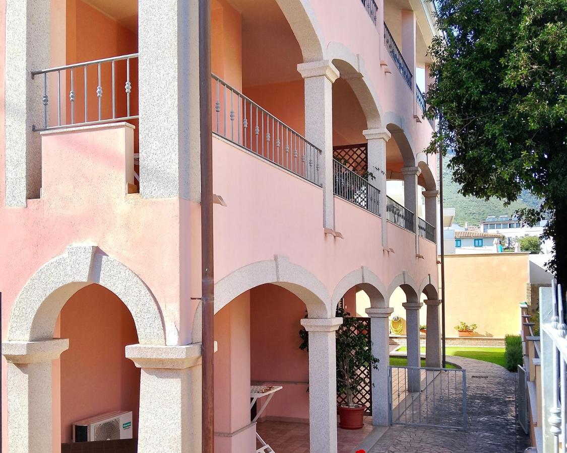 Apartments in Cala Gonone just 50 mt from the sea - Chambres d'hôtes Cala Gonone