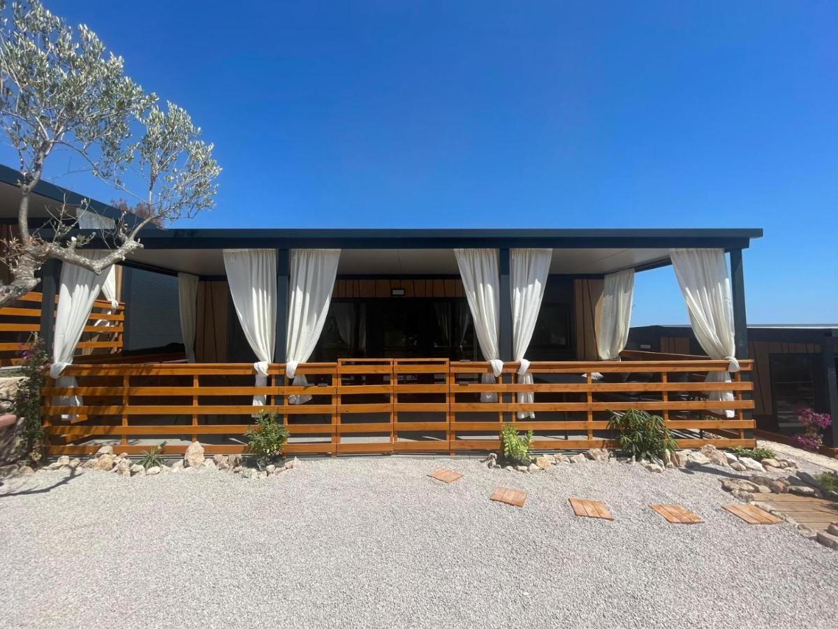 Mobile Homes with Sea View - Green Camp Croatia, Drage - Chambres d'hôtes Drage