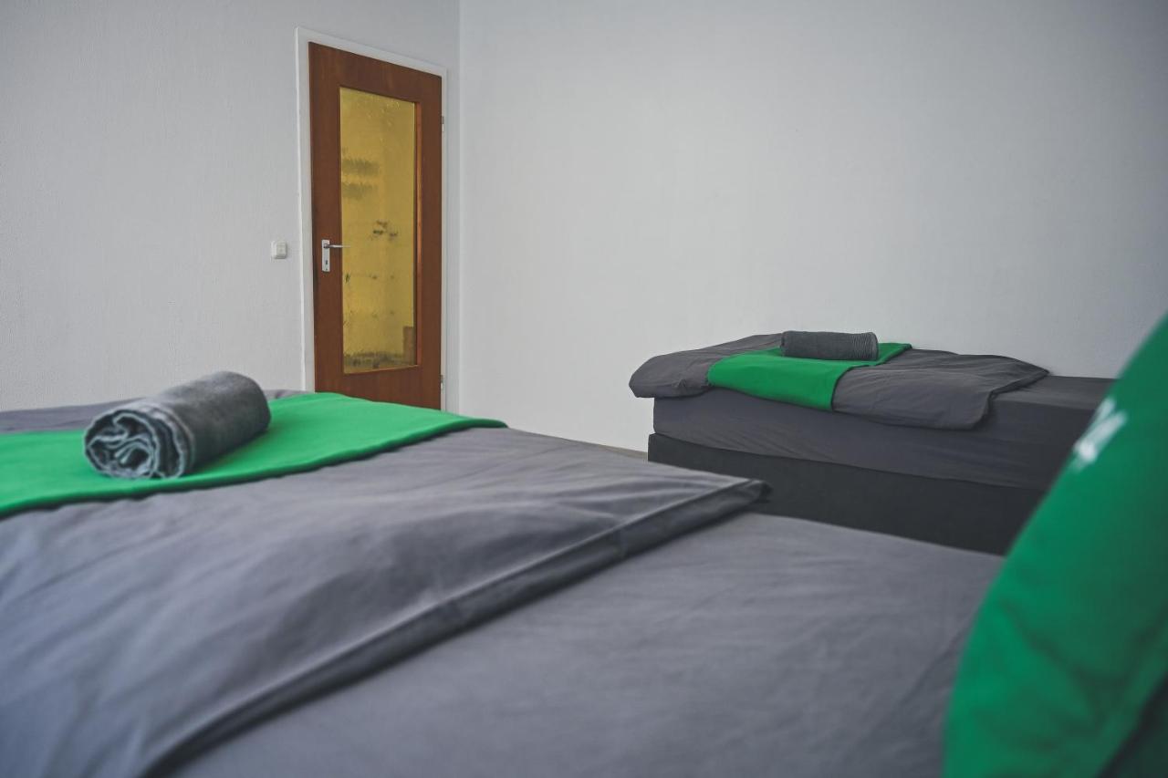 Livemore24 - Apartment 1 in Gladbeck WLAN - Smart-TV - 24-7 Check-in und Küche - Chambres d'hôtes Gladbeck
