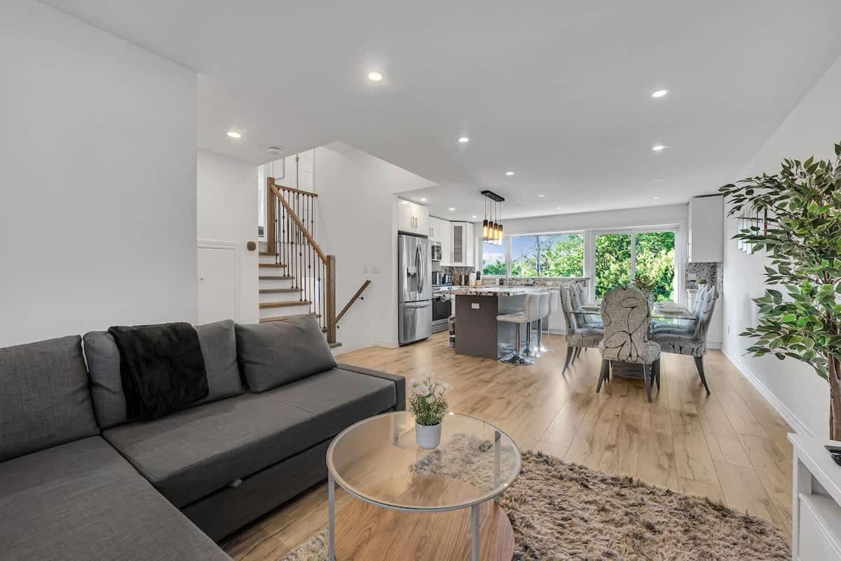 5BR North York Home - Sleeps 11 - Parking - Ferienwohnung Toronto