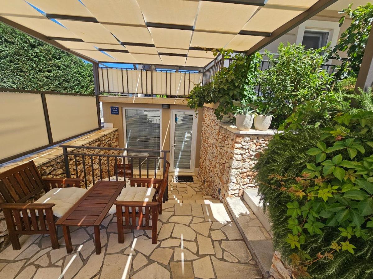 One-Bedroom Apartment with Patio