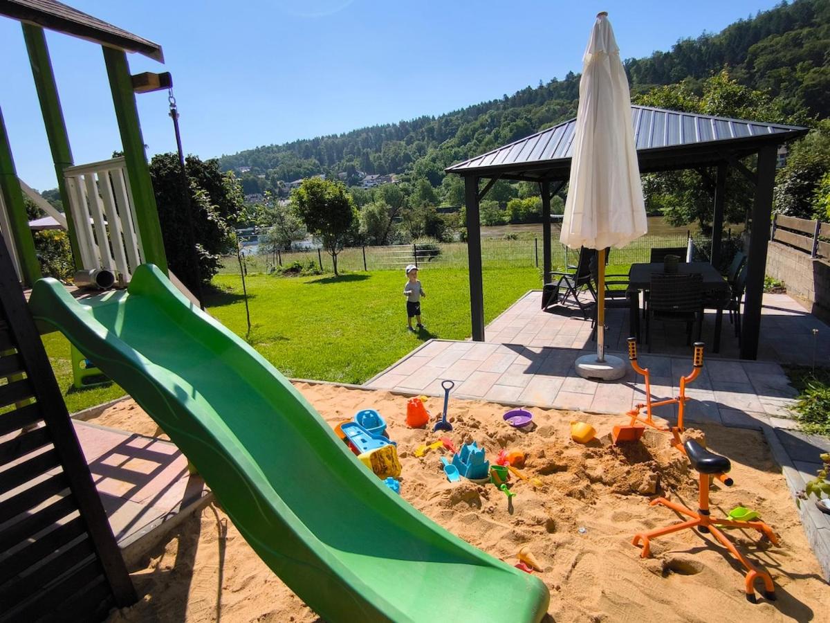 main Burgblick- malerische Lage am Wasser - Ferienwohnung Kreuzwertheim