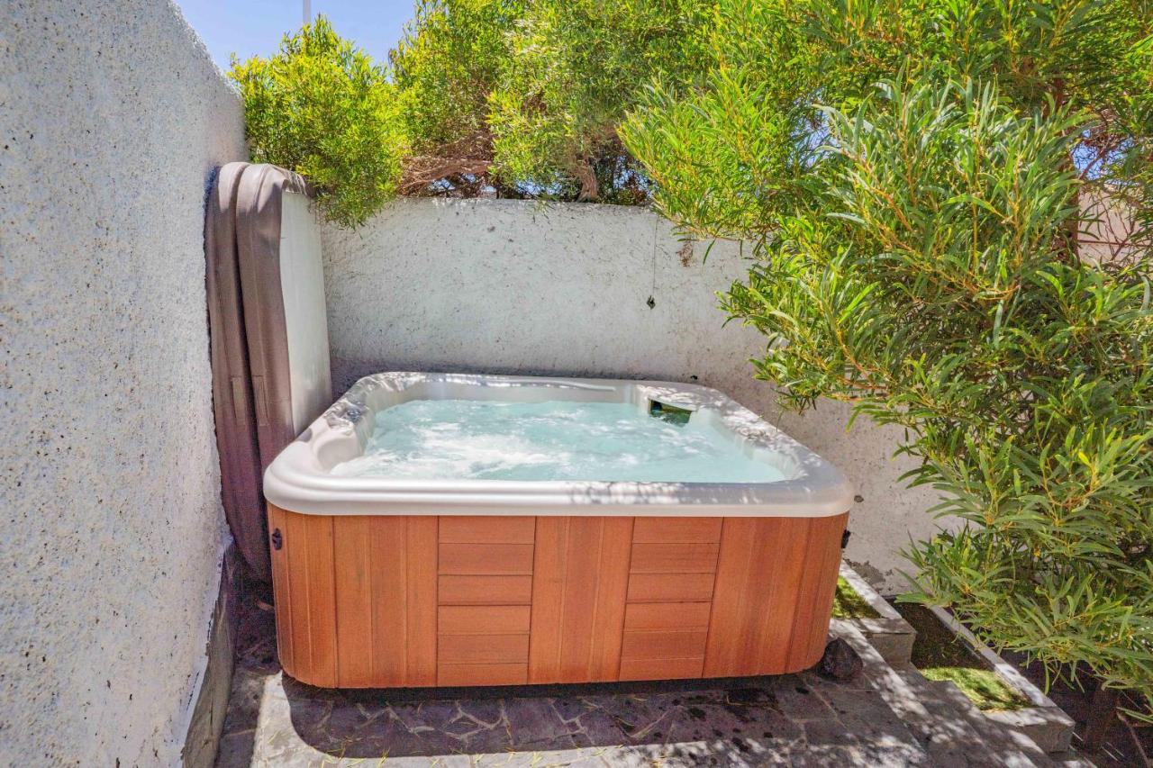 Magical Loft, Private Jacuzzi & Paradise Beach - B&B El Médano