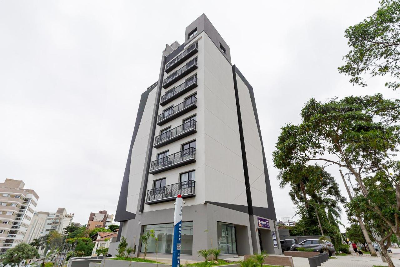 Apartamento 101 - Eixo · Studio c/ Garden Privativo e Cozinha Completa - B&B Curitiba