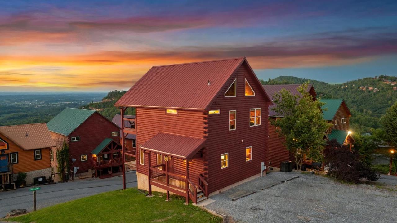 New 3BR Mountain Views Near Parkway and Dollywood - Chambres d'hôtes Sevierville