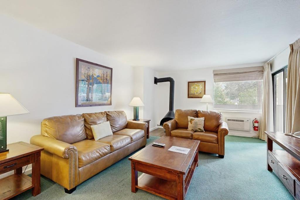 Ski in the winter swim in the summer- Lake Tahoe is the perfect trip year round - Chambres d'hôtes South Lake Tahoe