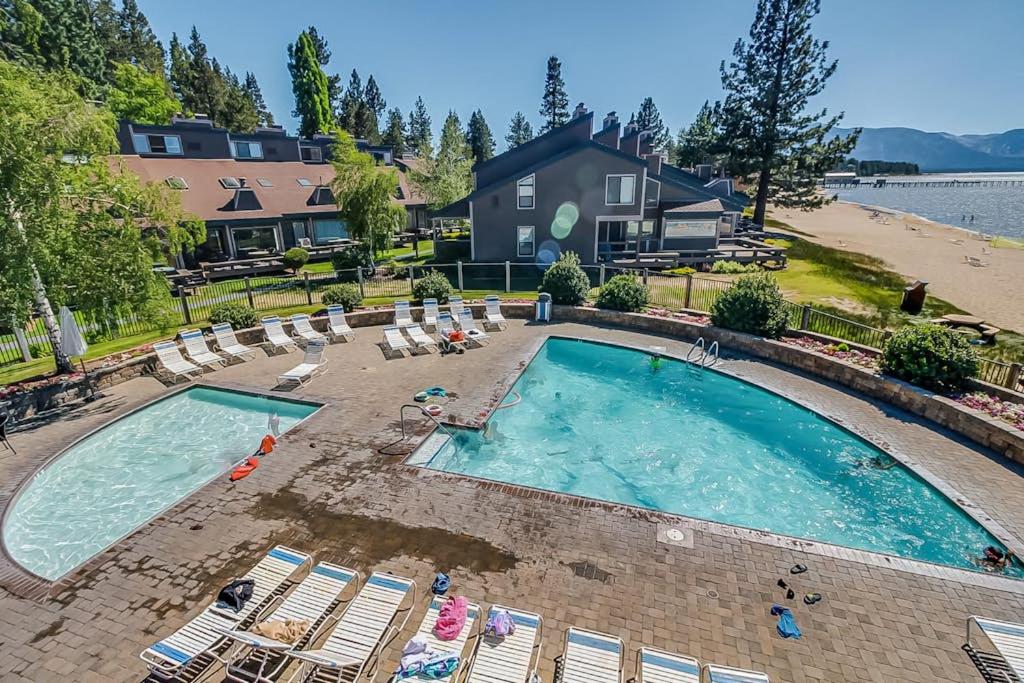 Beautiful condo with shared pool hot tub & sauna - near shopping & skiing - B&B South Lake Tahoe