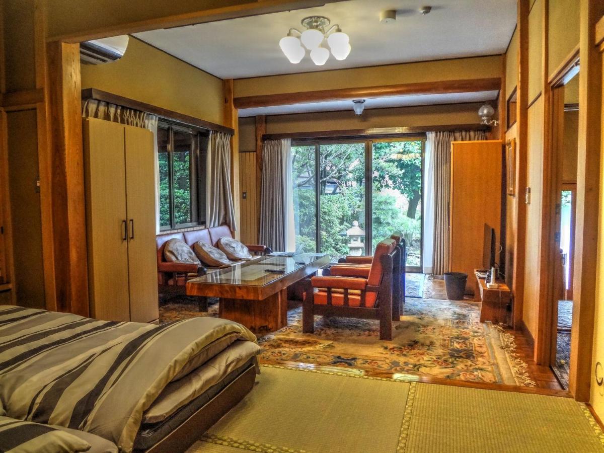 Zimmer im japanischen Stil mit Gartenblick 101