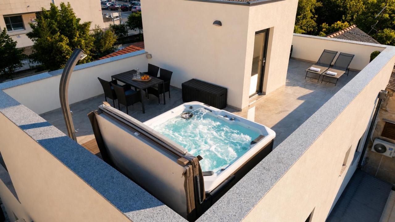 Villa MiEma with Jacuzzi - Ferienwohnung Zadar