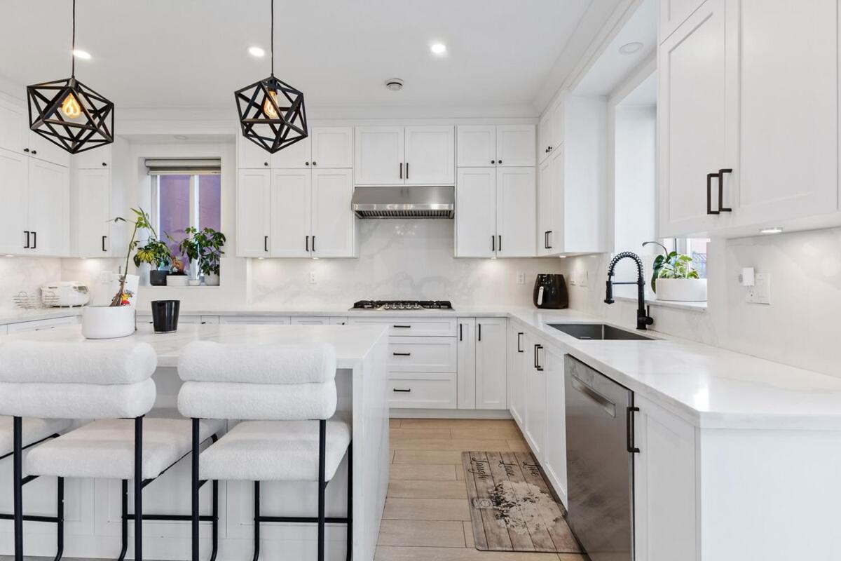 Comfy & Spacious 5BR Home in Vancouver for Groups - Chambres d'hôtes Vancouver