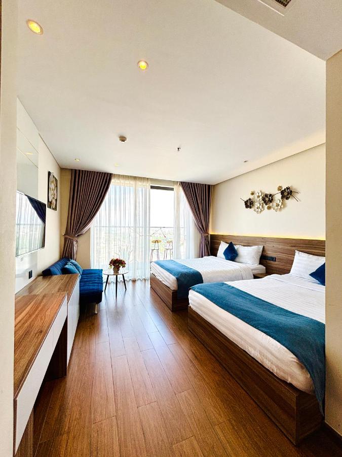 Twin Room with City View