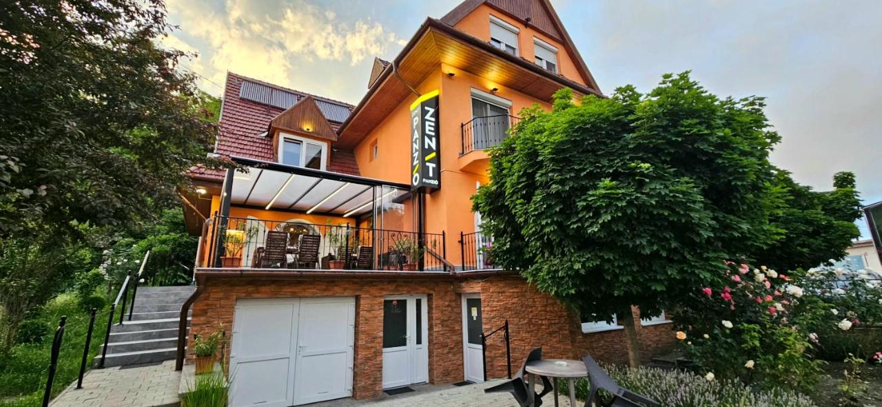 Zenit Panzió - Ferienwohnung Miskolctapolca