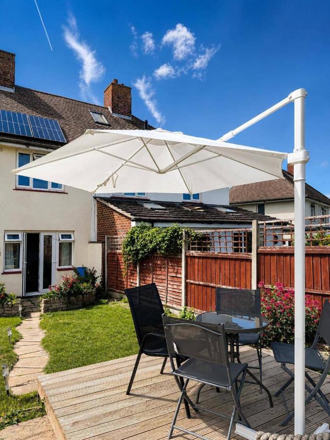 Spacious 3-Bed Family Home - B&B Sittingbourne