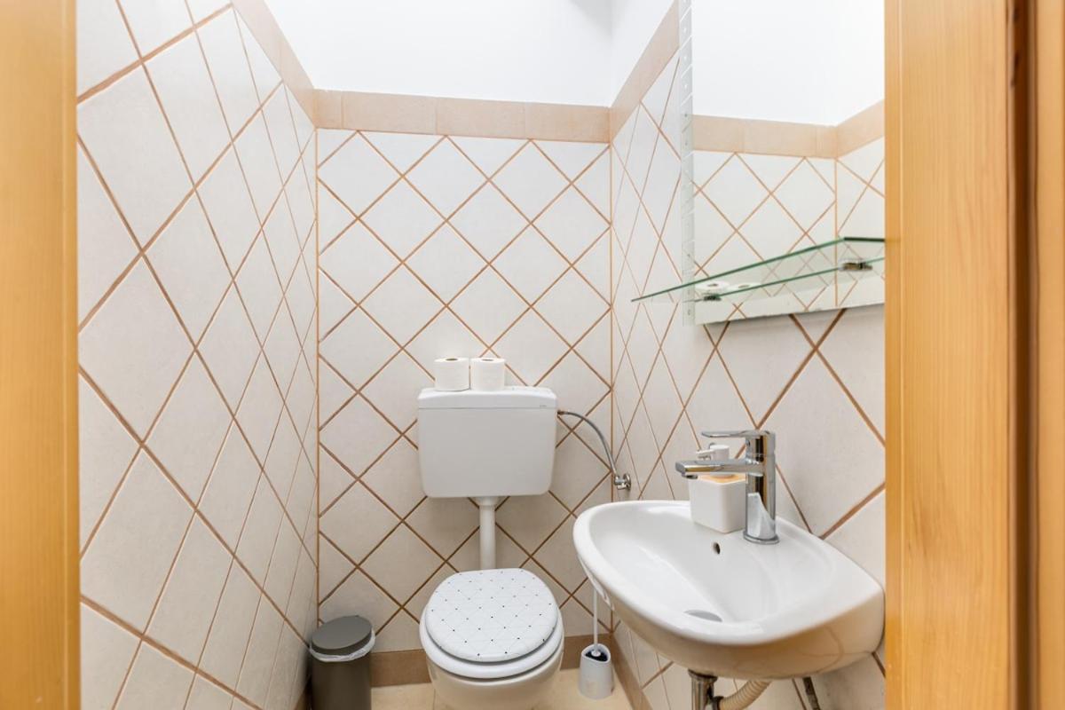 Apartman Izidor na mirnoj lokaciji u Korniću, otok Krk - Chambres d'hôtes Kornić