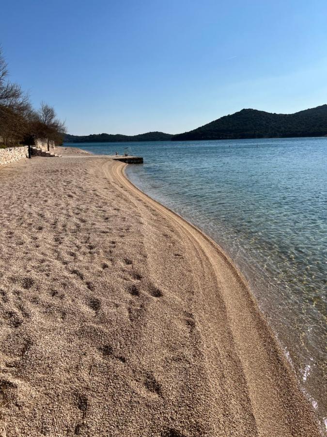 Villa Pina Tisno Apartment Mila 4-6 personen mit Meerblick - B&B Tisno
