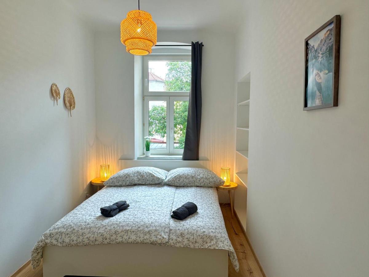 Stylish Renovated Apartment with Free Parking - Ferienwohnung Wien