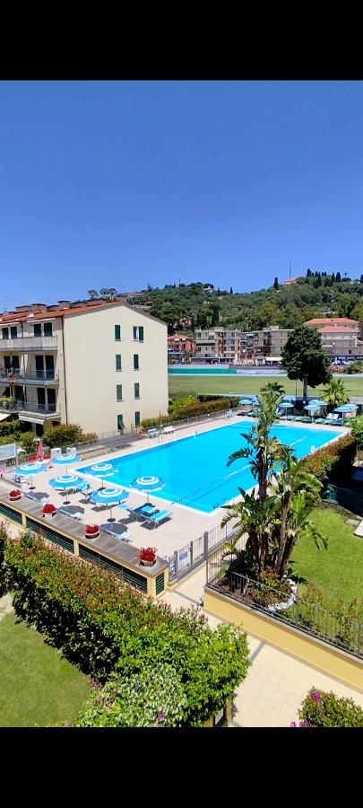 Almarea Beach - Essenza del mare, calore di casa - B&B Imperia