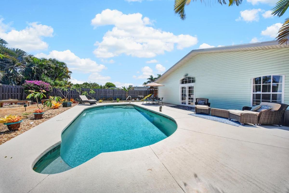 Plumeria Palms - Pool - Bike to Barefoot Beach - Bed and Breakfast Bonita Springs