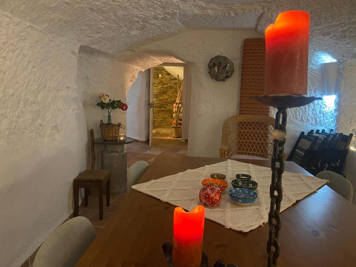 SONRISA een mooie authentieke woon-GROT - Bed and Breakfast Benamaurel
