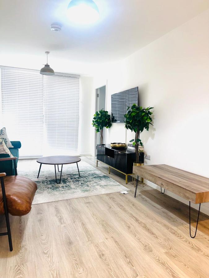 Sleeps 5 guest private parking at City Centre - B&B Birmingham