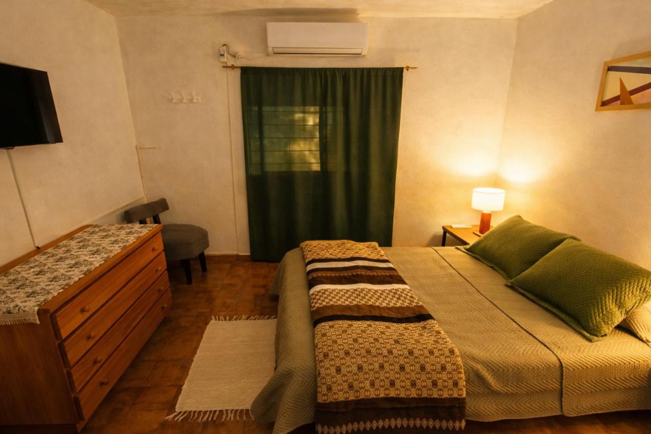 Departamentos Céntricos con Estacionamiento - Bed and Breakfast Oberá