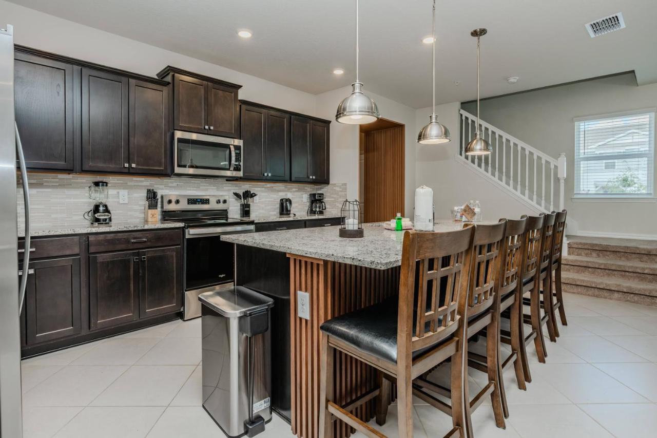 5BR Private Pool Home at Windsor Cay Near Disney - B&B Orlando