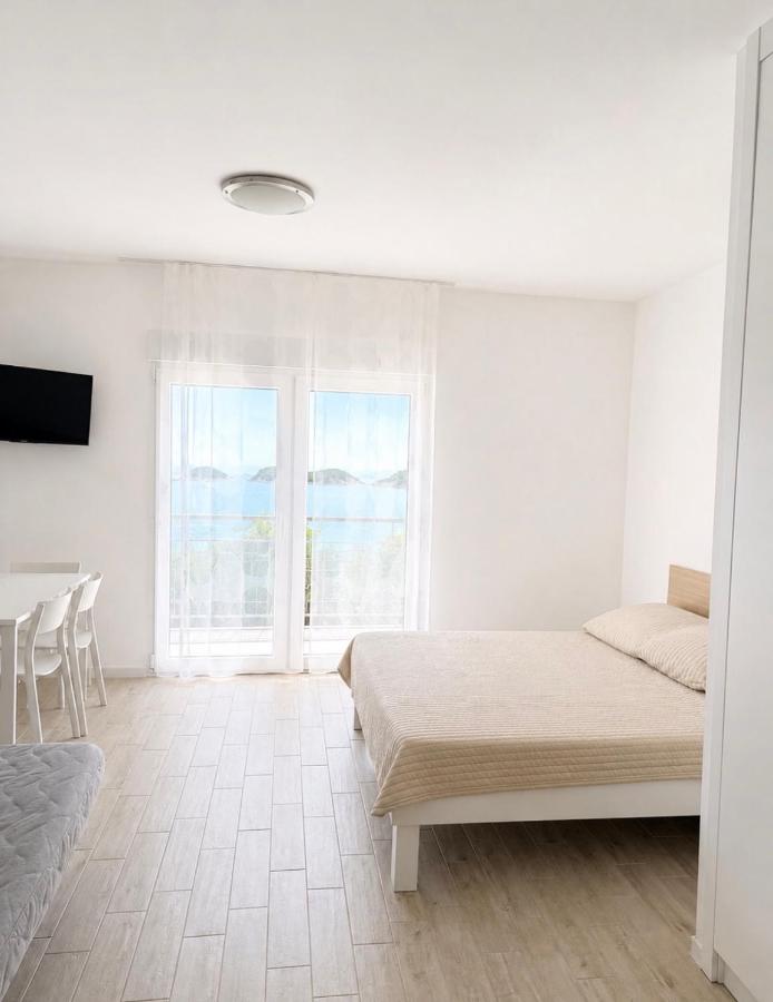 Studio Apartment with Sea View