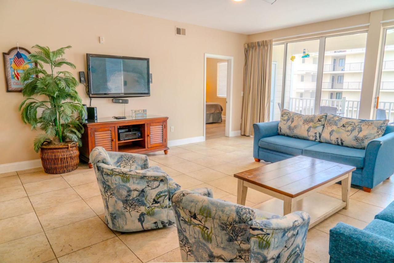 Ocean Breeze Luxury Villas 3D, Nicely Updated! Across From The Ocean! Sleeps 18 ! - Bed and Breakfast Myrtle Beach