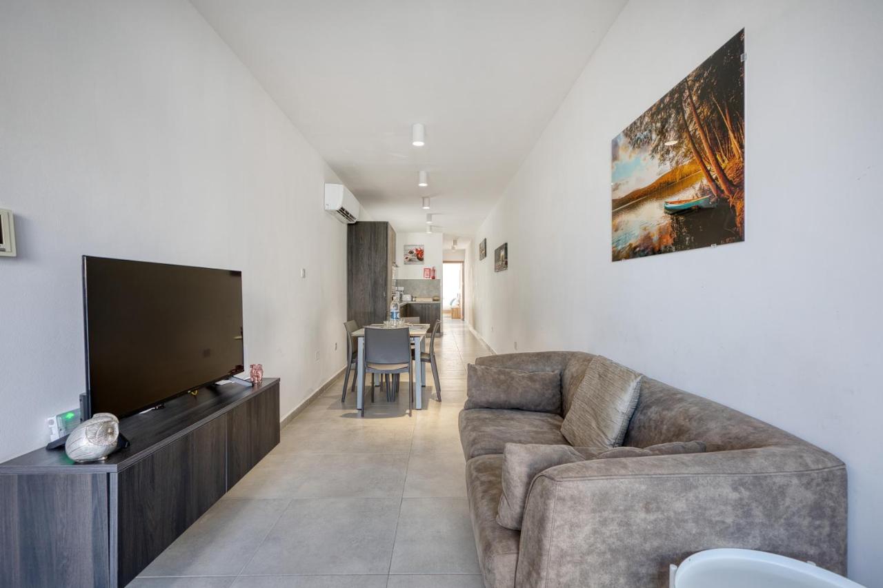 New modern Penthouse in St Paul's Bay by SF Homes - Chambres d'hôtes San Pawl il-Bahar