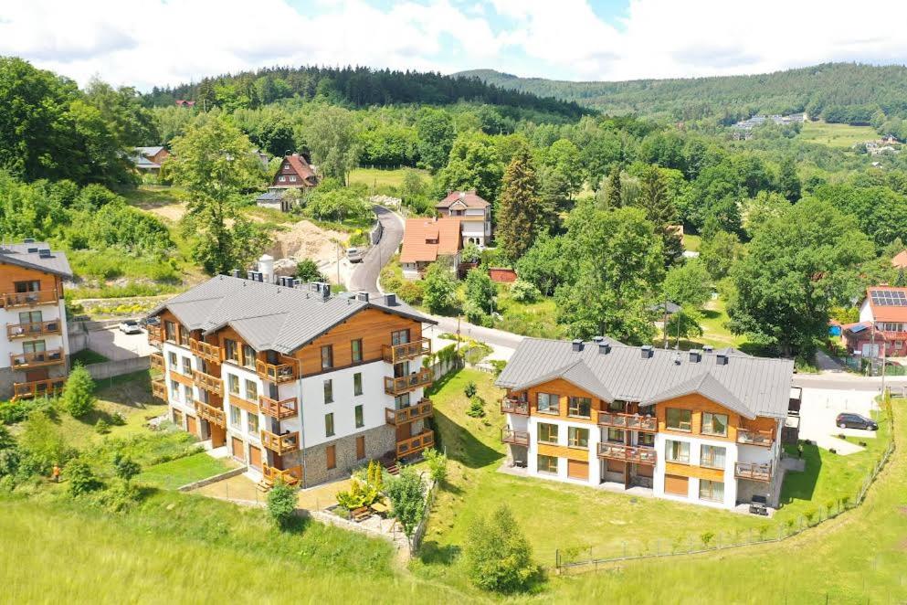 Trevilles Apartamenty Leśna Furtka- z ogródkiem i prywatnym wyjściem do lasu - Chambres d'hôtes Szklarska Poręba
