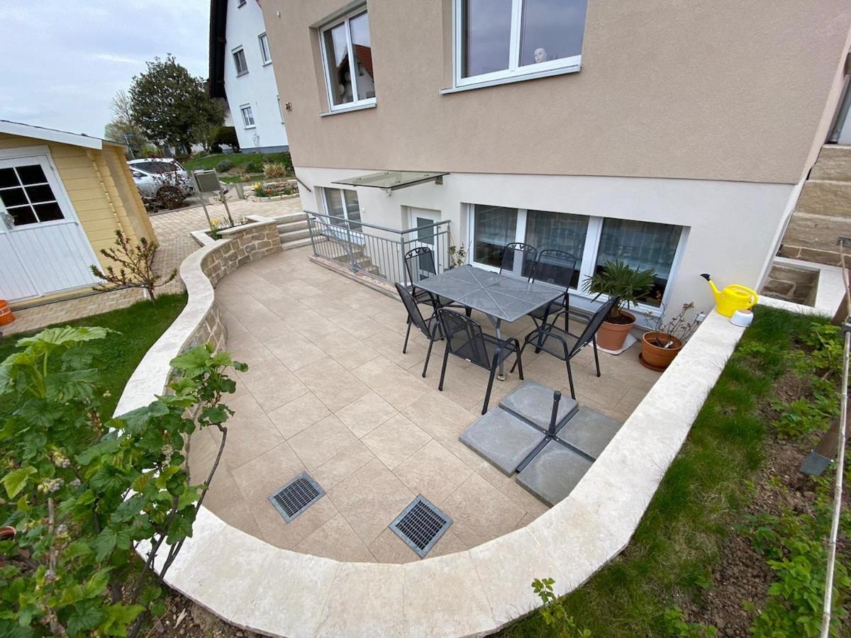 Schöne 2-Zimmer-Souterrainwohnung mit Terrasse - B&B Offenburg