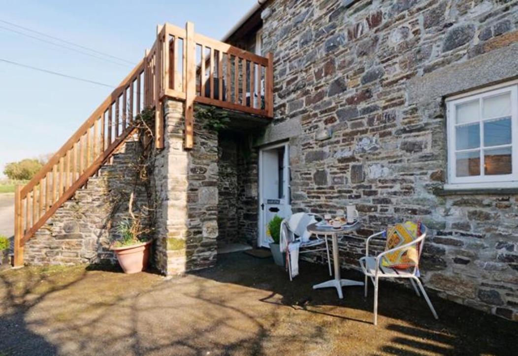 The Granary Beamed ground floor apartment near sea - Bed and Breakfast Bude