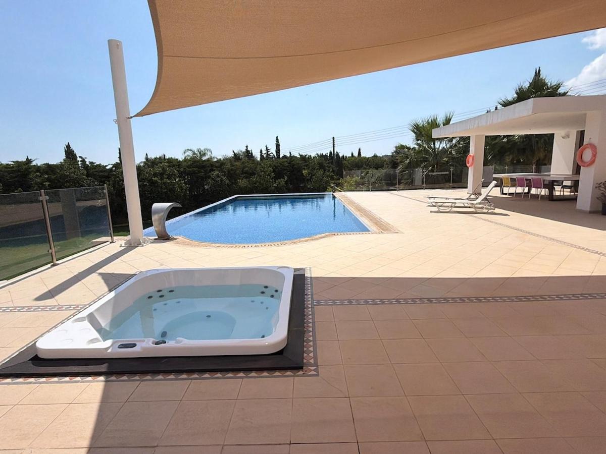The Sea Breeze - B&B Paralímni