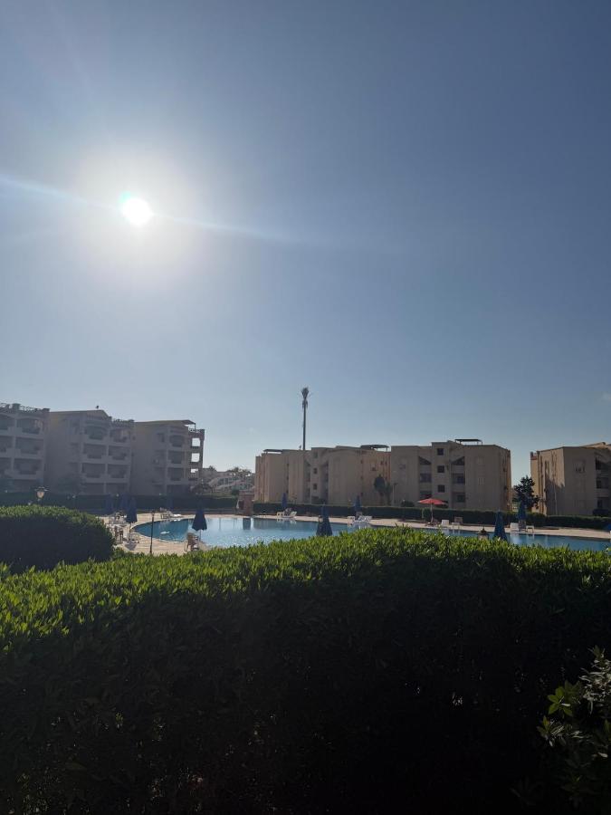 Elegant North Coast Chalet Beach, Pool & Garden - Bed and Breakfast Dawwār al Ḩajj Aḩmad