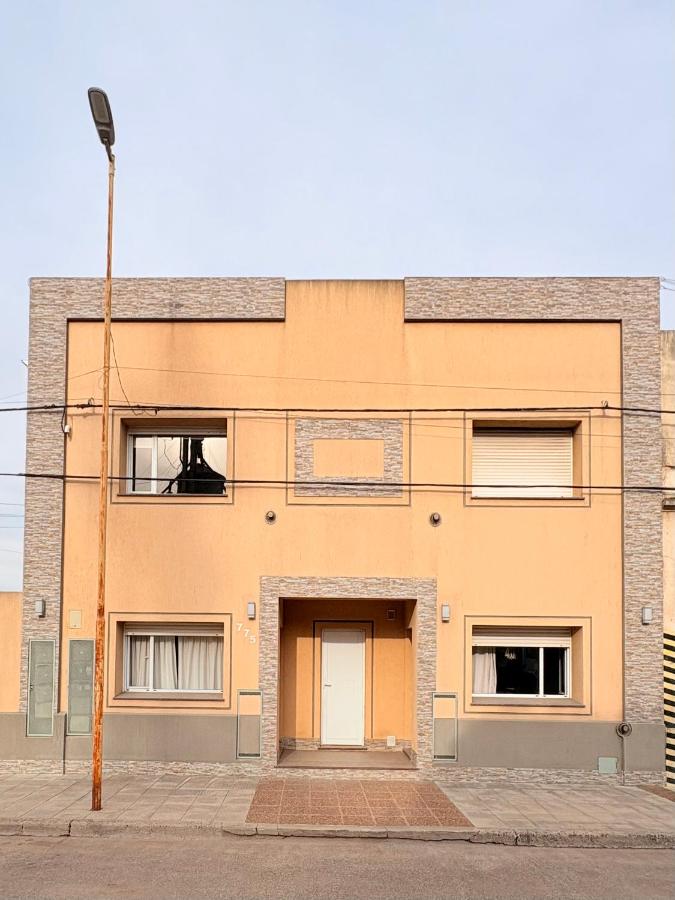 Departamento amplio y bien equipado en Azul - B&B Azul