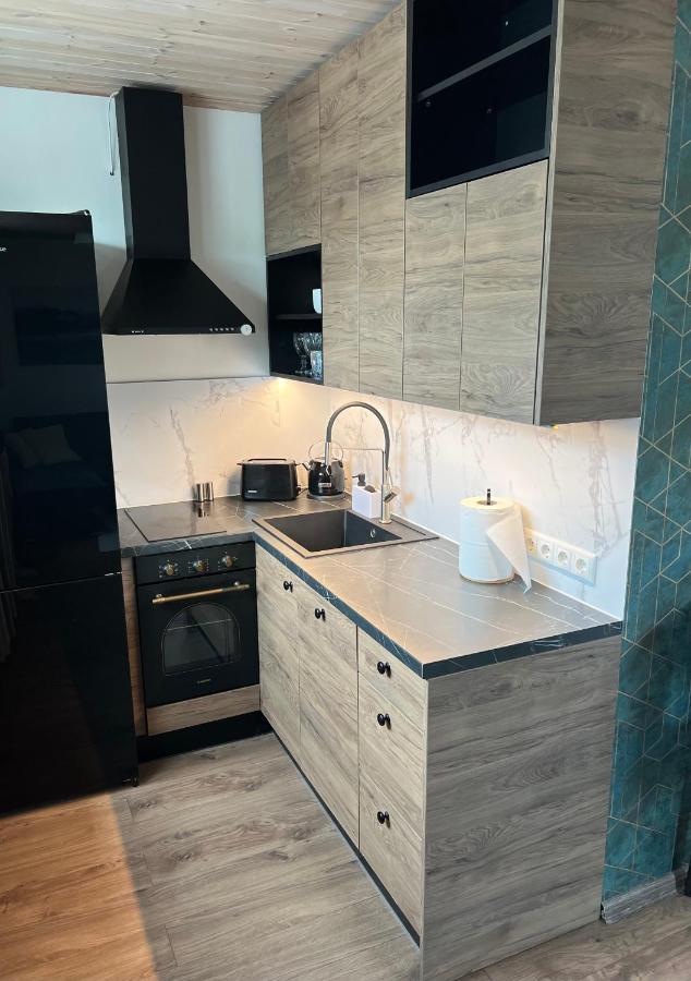 Downtown Bridge studio apartment - Chambres d'hôtes Pärnu