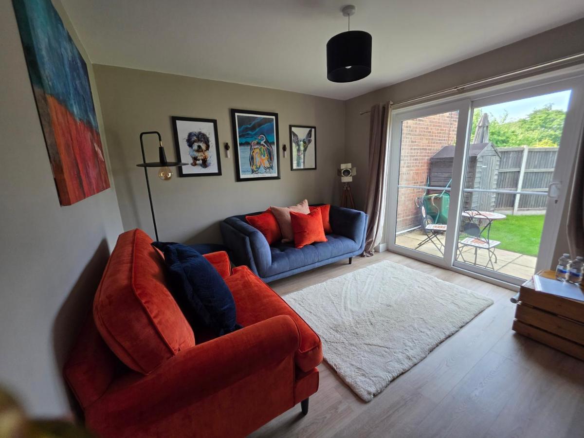 Olive & Ember - 1 Bed with private garden - B&B Hythe