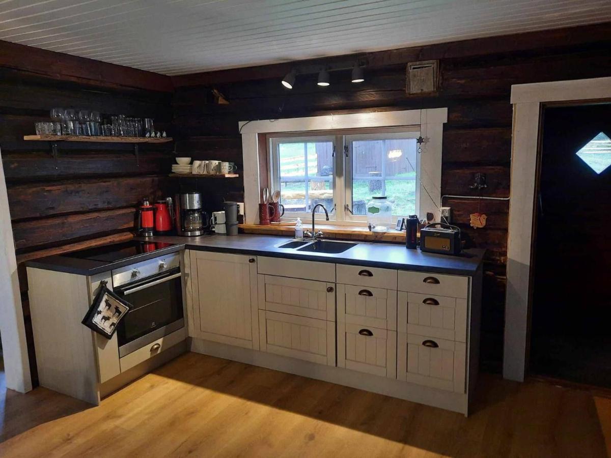 Cottage in the forest - B&B Fryjordet