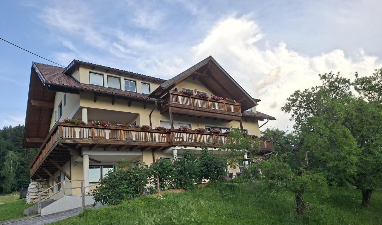 Ferienwohnungen Bauernhof Schilcher - B&B Sankt Stefan