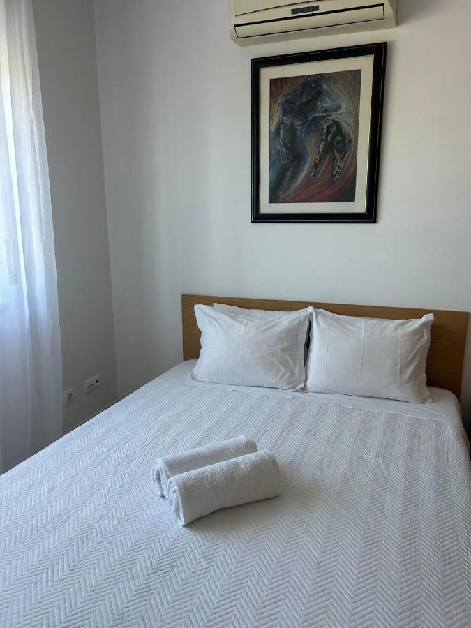 Pinhos Residence Palmela Village - piscina temporariamente fora serviço - Chambres d'hôtes Quinta do Anjo