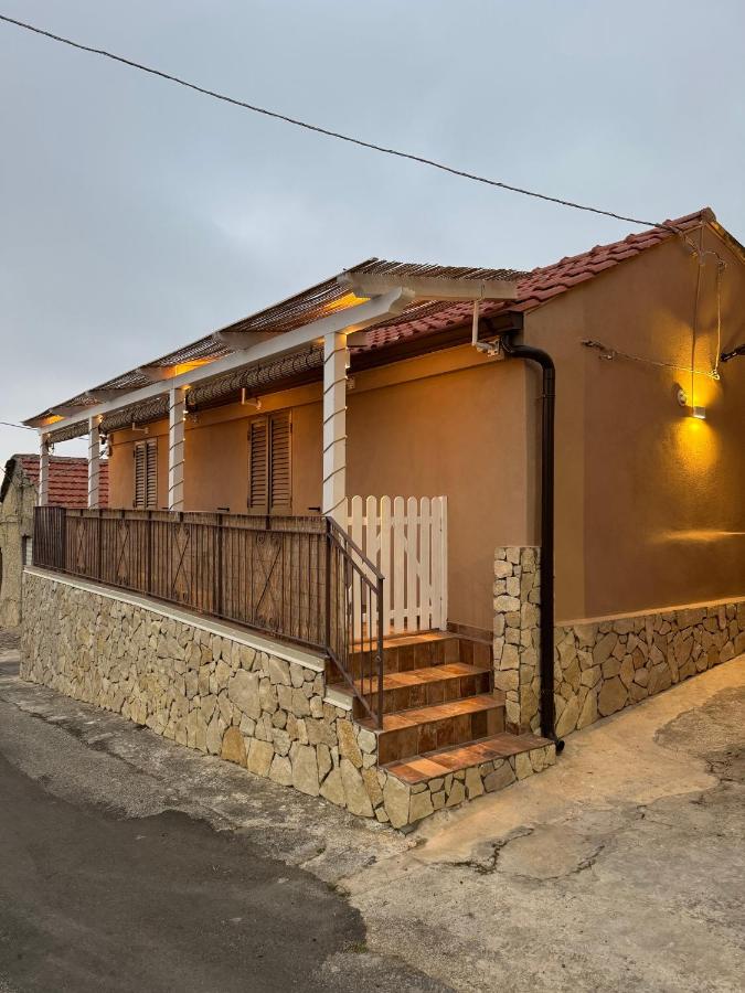 Dafne Accomodation - Ferienwohnung Fitili