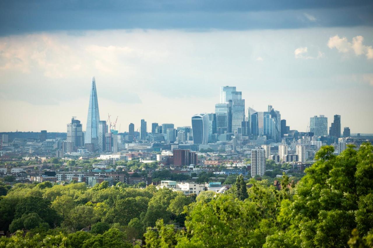 Stylish 2BR, Fast Wifi with balcony - Bed and Breakfast Londen