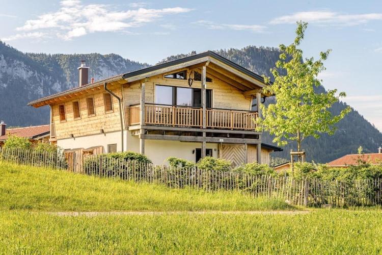 Chalet Alpenzauber mit beheiztem Pool, Inzell - Ferienwohnung Inzell