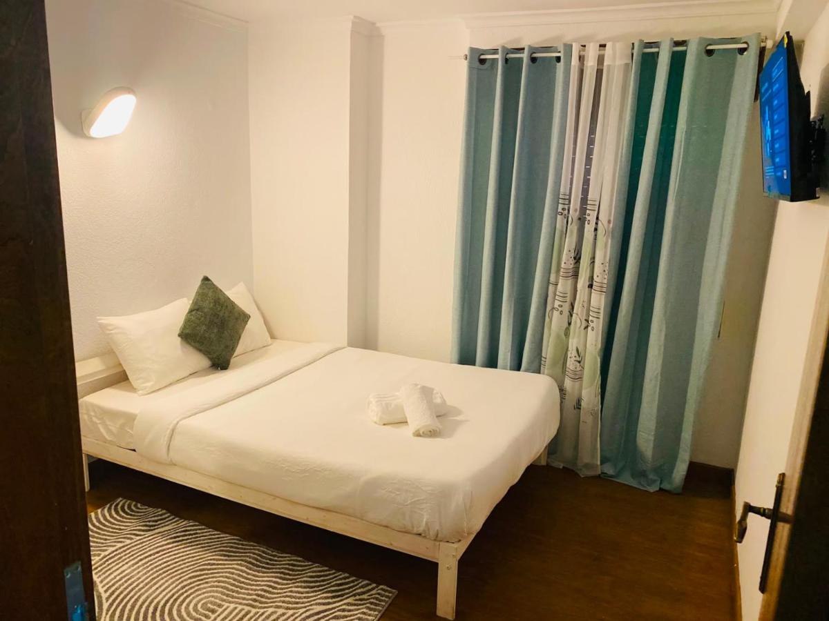 London Guest House - B&B Caneças