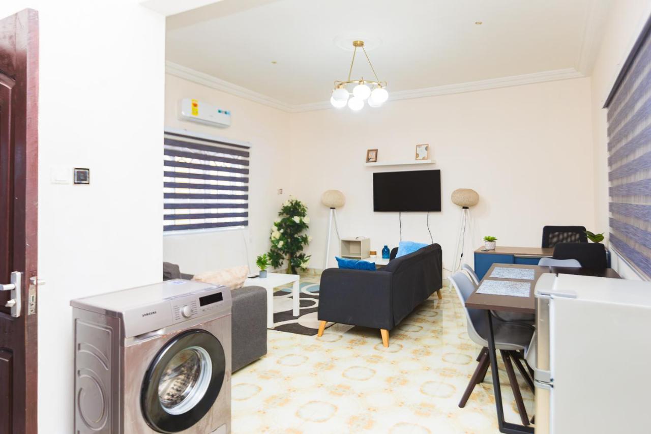 East Legon Luxury Stay - AC, Wifi, Netflix - B&B Accra